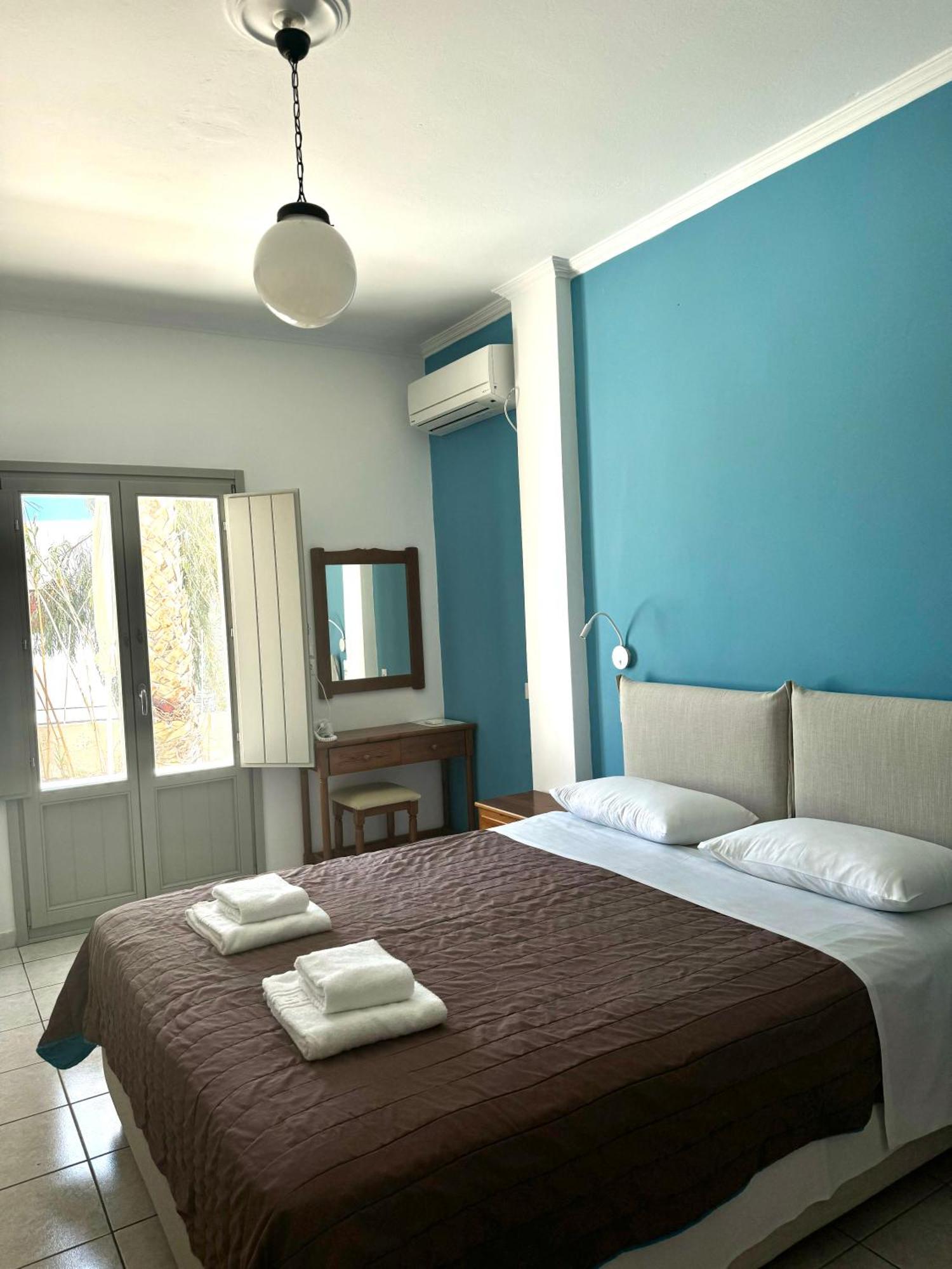 Sail Inn Studios & Apartments Kamári Buitenkant foto